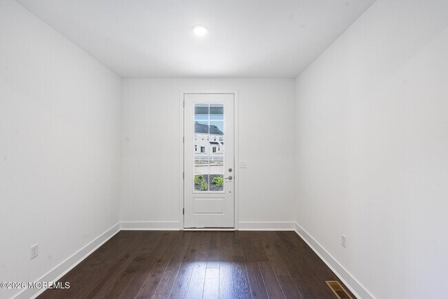 Photo - 160 Woolley Ct