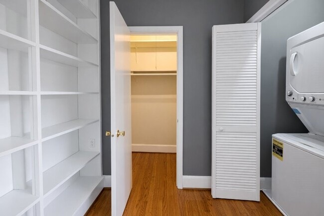 Photo - 519 Independence Ave SE Unidad 1