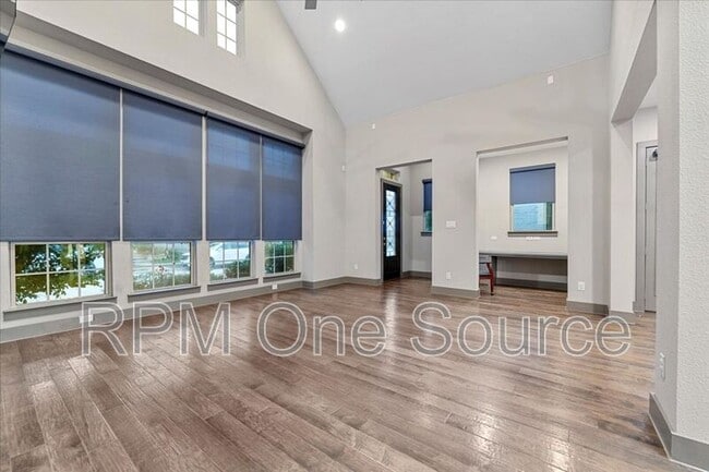 Photo - 7112 Royal View Dr