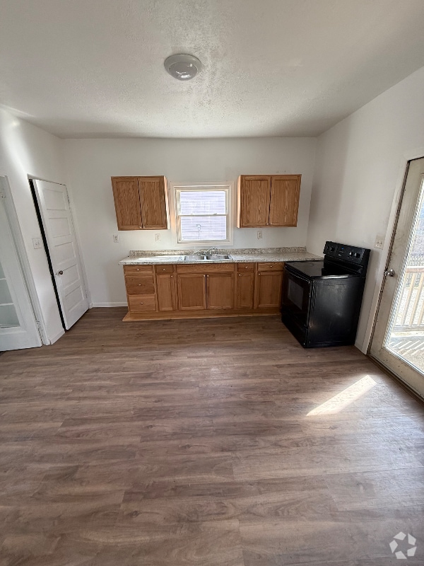 Building Photo - 520 Euclid Ave Rental