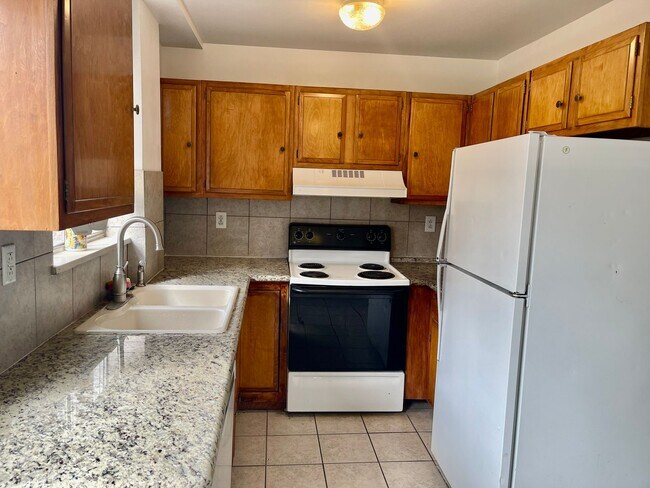 Photo - 611 35th Ave Unit B