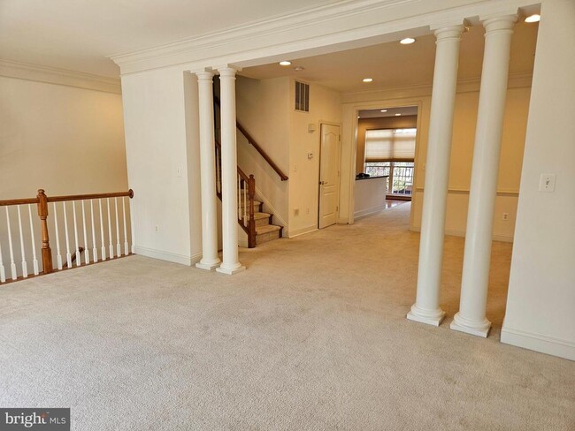 Building Photo - 25860 Commons Square Rental