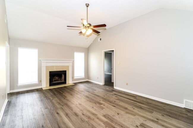 Photo - 6962 Lagrange Cir N