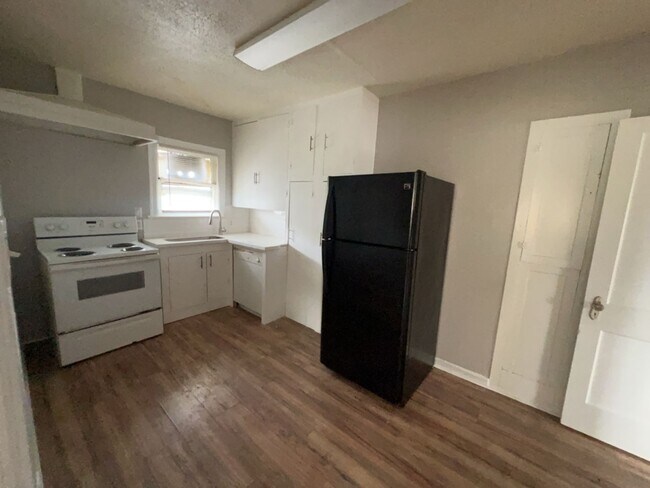 1552 Lombardy St Unit 1552 Lombardy St - Unit 4