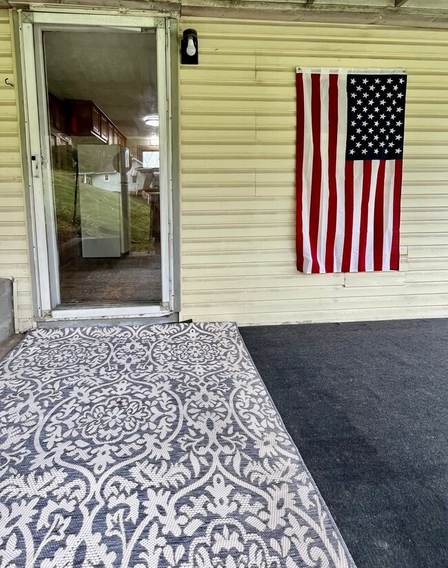 Photo - 818 Victory Ave