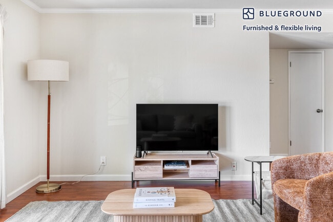 Photo - 837 Cowper St Unit SI FL2-ID1015