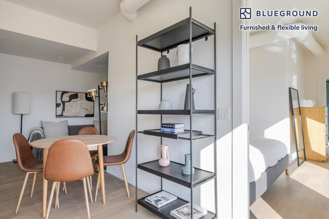 Photo - 611 N Virgil Ave Unidad FL4-ID1336