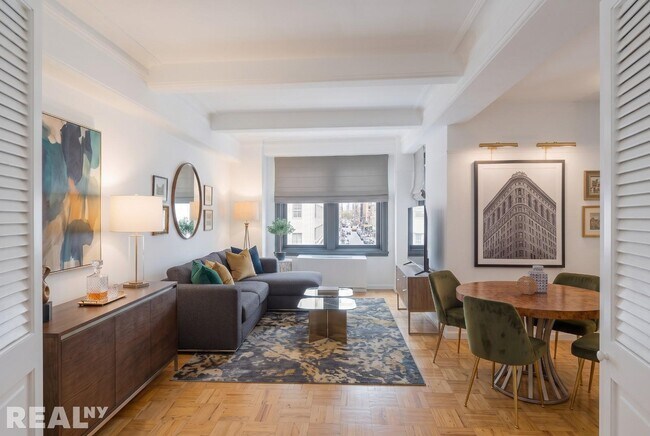 101 W 55th St Unit 13B