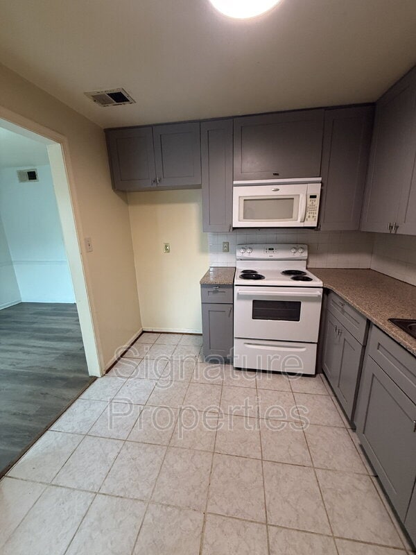 Photo - 369 Circuit Ln