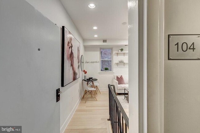Building Photo - 1108 Columbia Rd NW Unit 104 Rental
