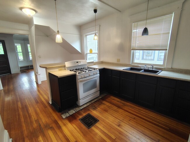 635 Ashland Ave