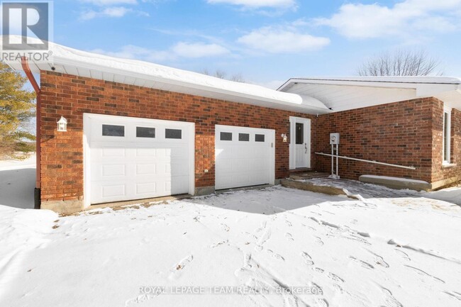 Photo - 1667 River Rd