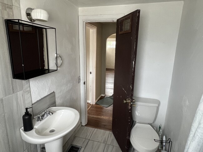 Photo - 347 Hill Ave