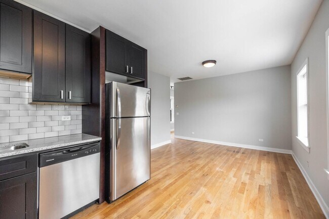 2209 W Eastwood Ave Unit 3