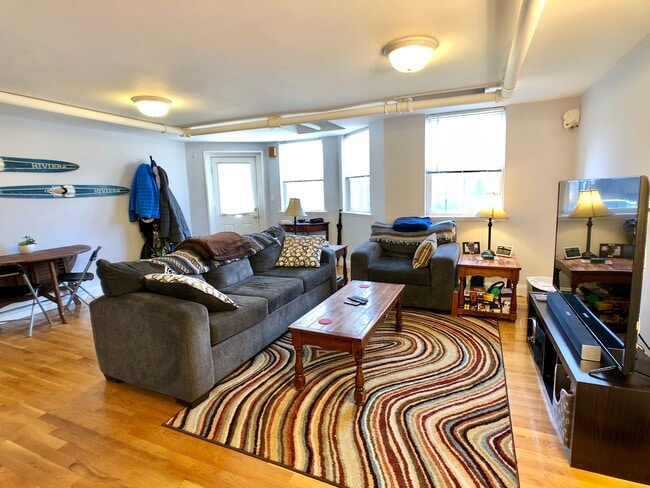 Photo - 592 Centre St Unit 1