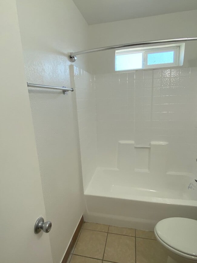 10015 N 9th Ave Unit 04