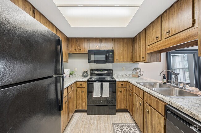 Model 2BR, 1.5BA - 975SF - Kitchen