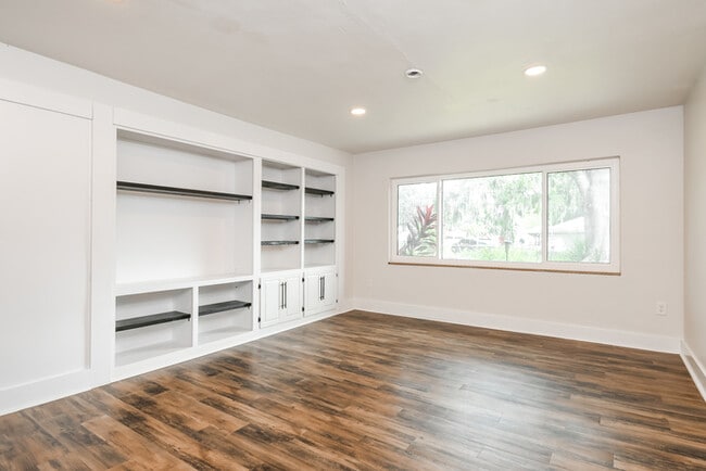 Photo - 2610 Ave N NW