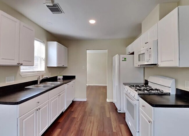 Photo - 13206 Ambrosa Dr