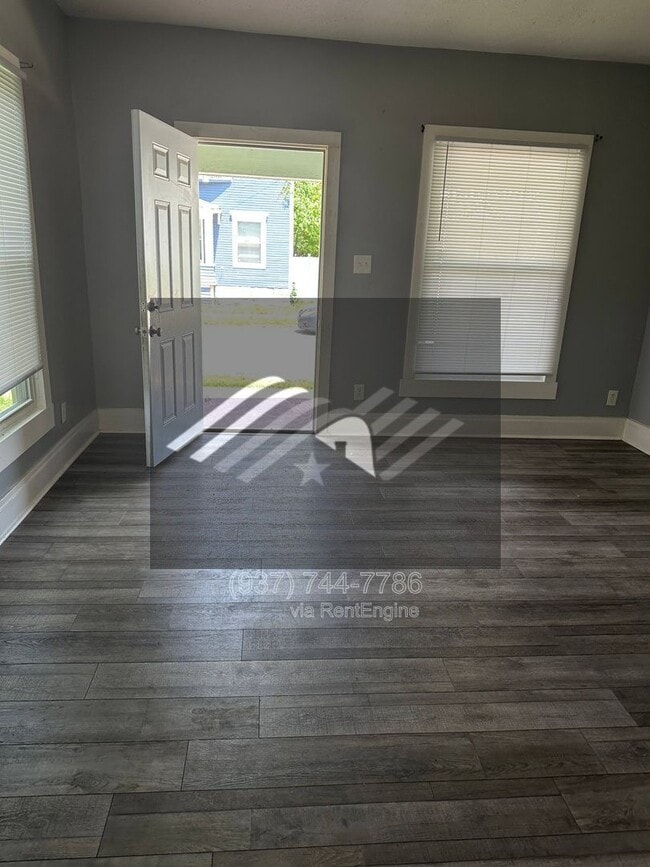 Photo - 419 Alberta St