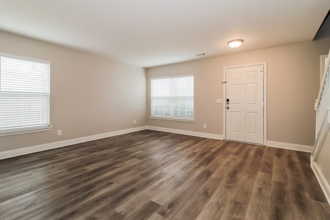 Photo - 181 Cedar Bay Cir