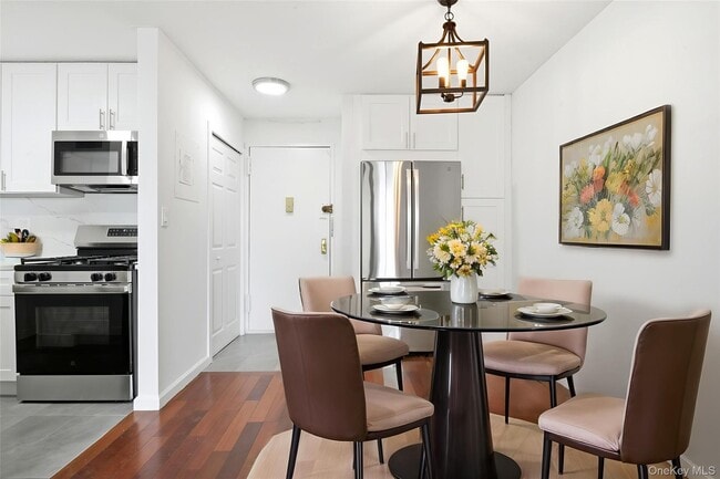 Photo - 152-18 Union Tpke Unit 6D