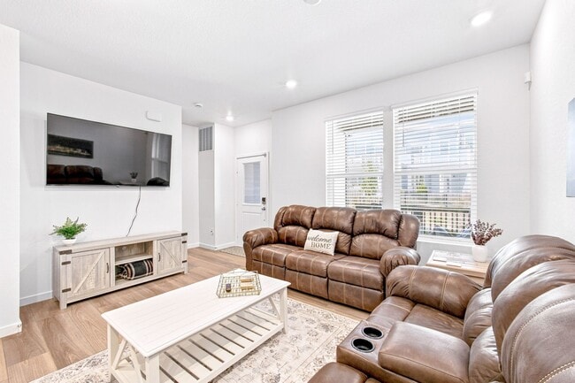 8953 Whiteclover St