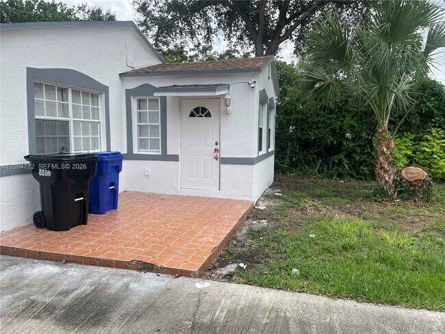 24 NE 169th St