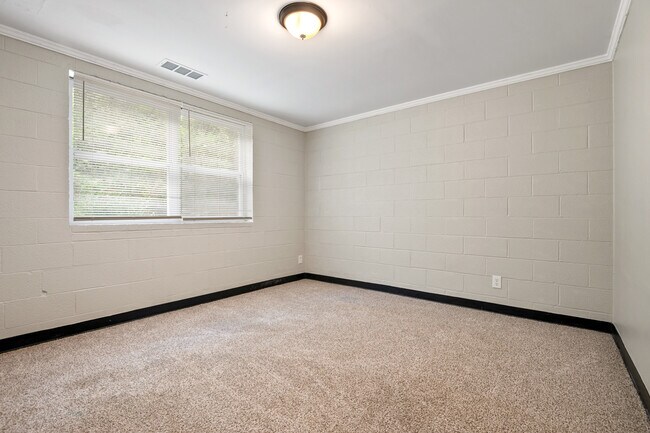 2211 Morehead Ave