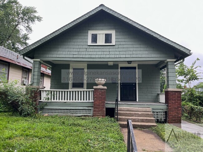 Updated Bungalow, Vouchers OK - Updated Bungalow, Vouchers OK