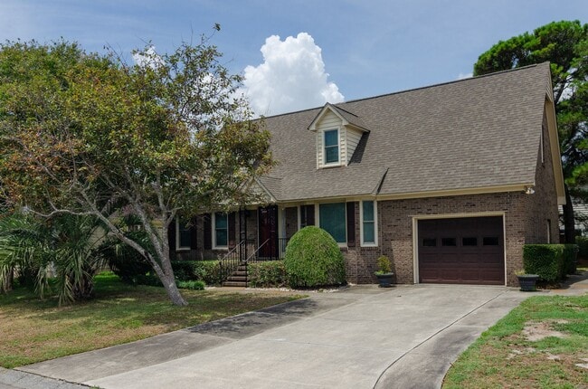 Building Photo - 717 Sloop Pointe Ln