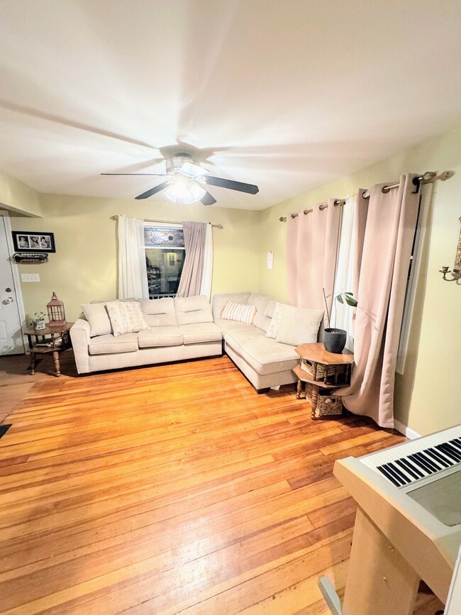 Photo - 36 Fowler St Unidad 1st Floor