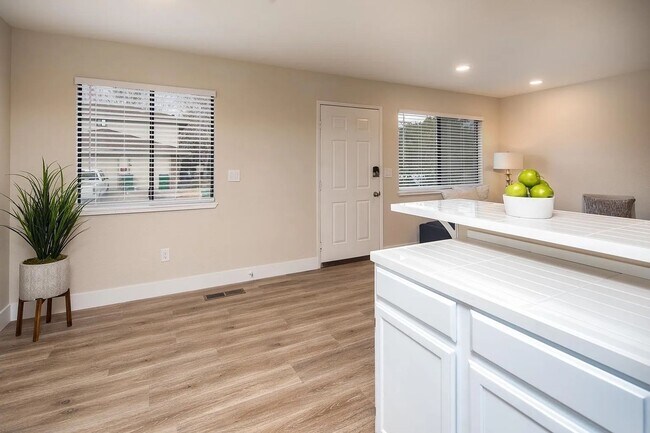 Photo - 3689 Grant Dr