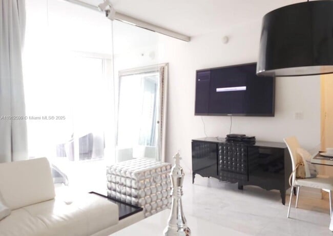 Photo - 475 Brickell Ave Unit 510