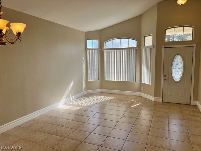 Photo - 5705 Cliff Point