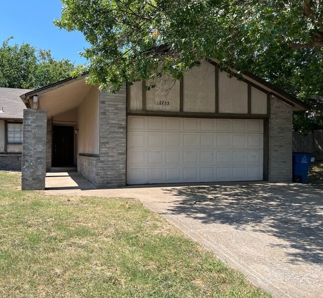 Building Photo - 39th Street Duplex Unit 12735