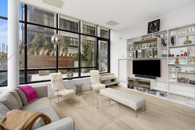 130 Hicks St Unit 326