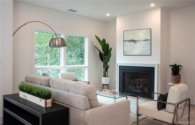 Photo - 8 Boulevard W Unit 301