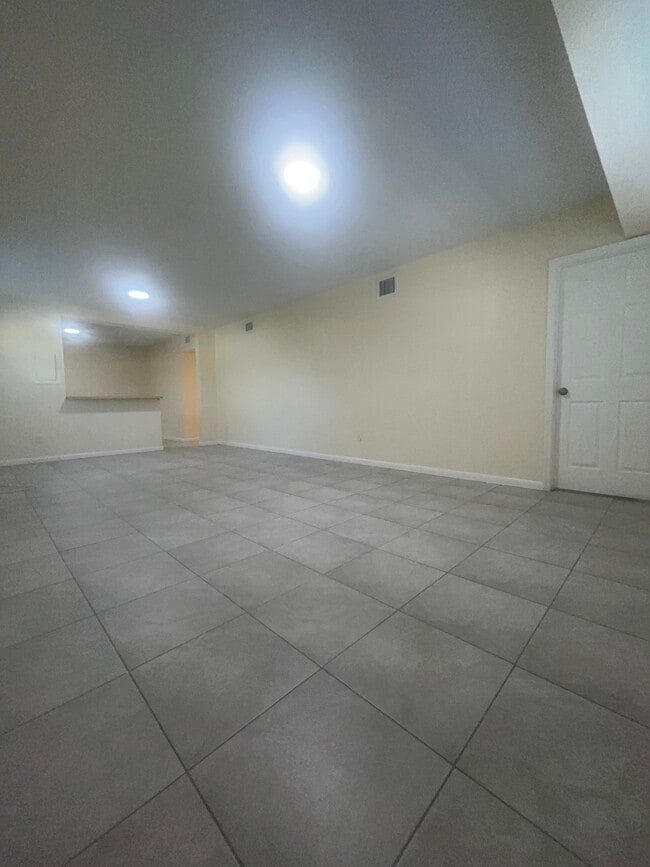 Photo - 667 SE 2nd St Unidad 667