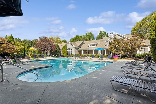 Lakeside Vista Apartments