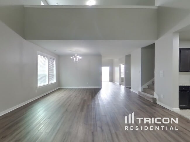 Photo - 1620 Village Creek Dr