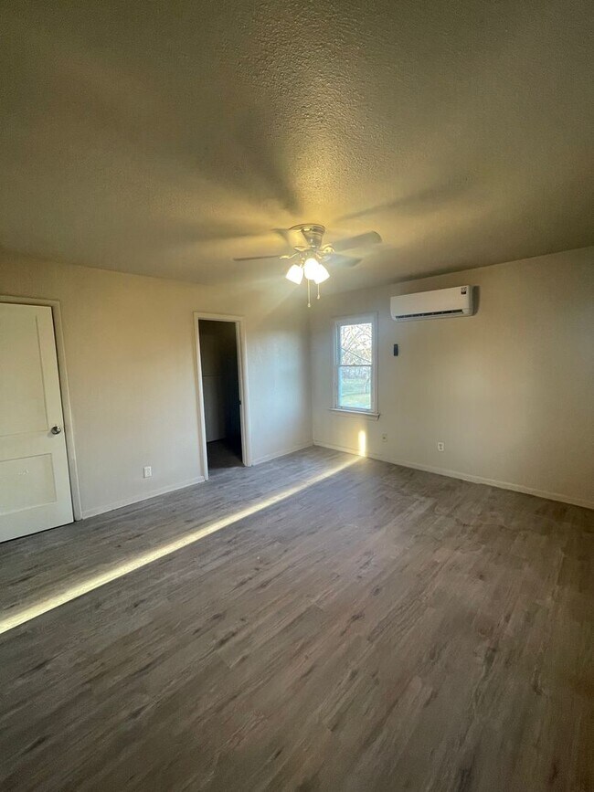 Photo - 1614 B St NW Unit 1614 B St NW