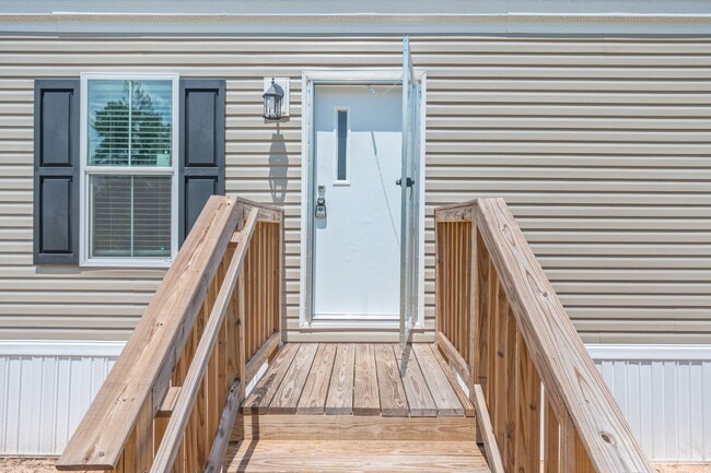 Photo - 126 Pansy Ln