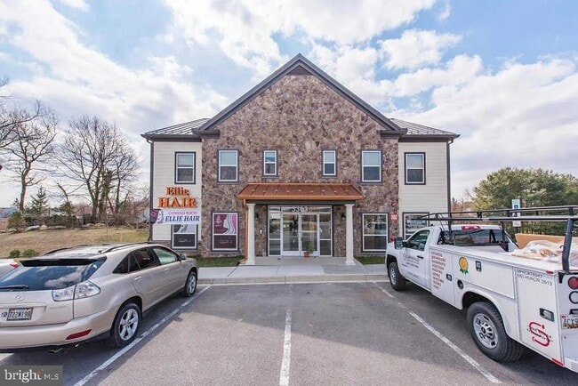 Building Photo - 3303 Demirel Way Unit D