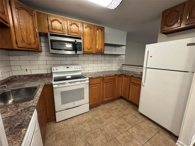 Photo - 33 Scarborough Ln Unit B