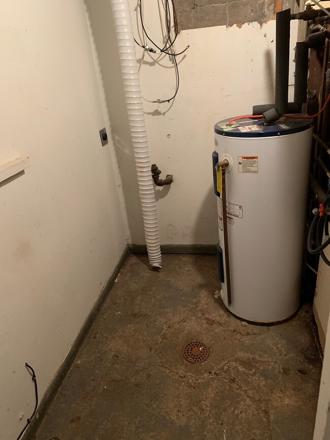 Photo - 307 9th Ave NE Unit Lower Level