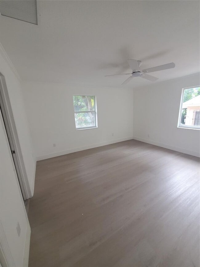 Photo - 74 NW 31st St