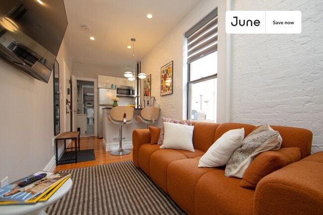 Building Photo - 826 9th Ave