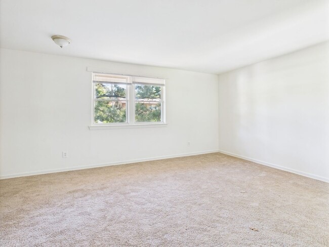Photo - Edgewood Apartments