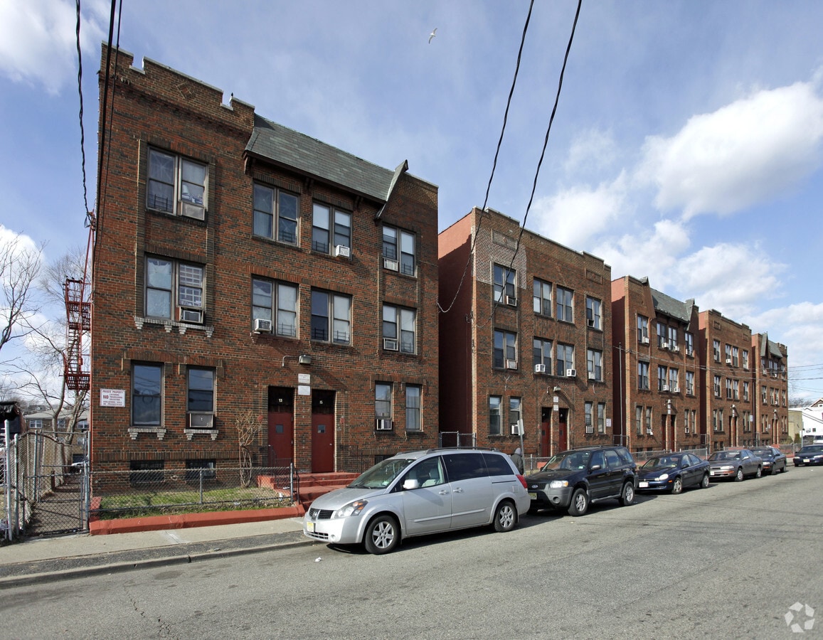 Photo - Alston Arms Apartments